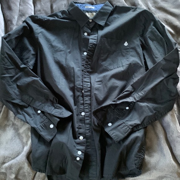 Volcom Other - Volcom black dress shirt restaurant bar uniform